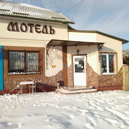 Delikatesi Motel Rava-Ruska Exterior photo